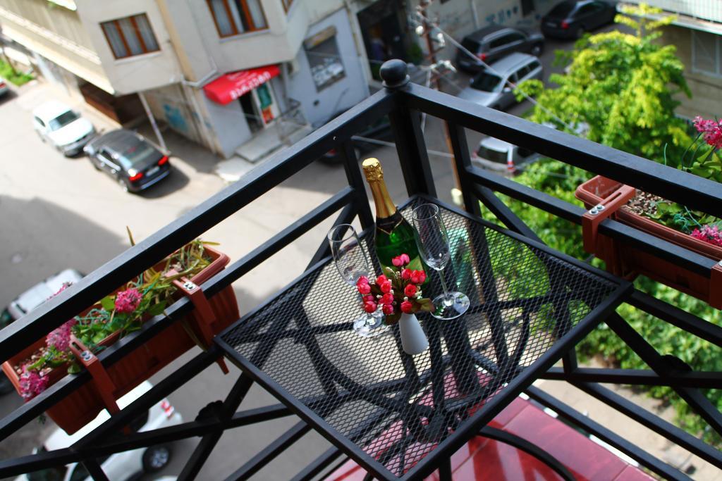 Apartment Vake Tbilisi Eksteriør billede